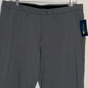 JACK NICKLAUS PERFORMANCE GOLF PANTS IN QUIET GREY SHADE SIZE 38x32 NWT